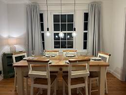 Stirling Haven: Charming 3B Apt In City Centre