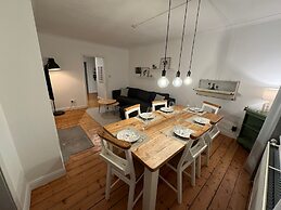 Stirling Haven: Charming 3B Apt In City Centre