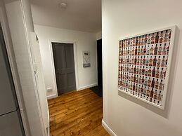 Stirling Haven: Charming 3B Apt In City Centre