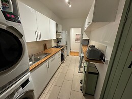 Stirling Haven: Charming 3B Apt In City Centre