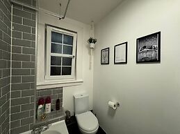 Stirling Haven: Charming 3B Apt In City Centre