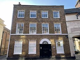 Spacious 2B Flat In Clement House