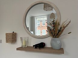 Charming 2B Georgian Flat In Historic Tring