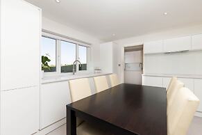 Spacious 4Bd Smart Home In Idyllic Rural Setting