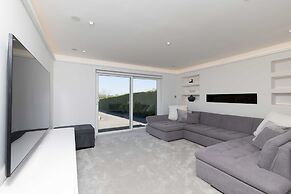 Spacious 4Bd Smart Home In Idyllic Rural Setting