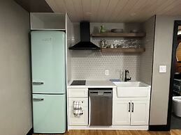 Beamsville Rustic Modern Suites