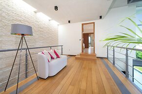 Riverhouse Phuket by Escape Villas