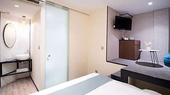 Hotel Calmo Hamilton