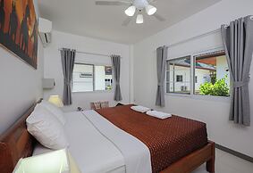 1BR Apt Poolside Near Yanui Beach V201