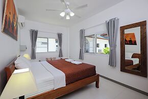 1BR Apt Poolside Near Yanui Beach V201