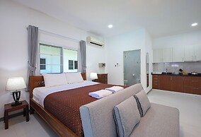 1BR Apt Poolside Near Yanui Beach V201