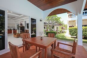 1BR Apt Poolside Near Yanui Beach V201