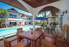 1BR Apt Poolside Near Yanui Beach V201