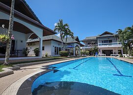 1BR Apt Poolside Near Yanui Beach V201