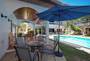 1BR Apt Poolside Near Yanui Beach V201
