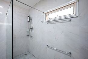 1BR Apt Poolside Near Yanui Beach V201