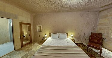 AGES IN CAPPADOCIA PREMIUM SUIT