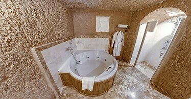 AGES IN CAPPADOCIA PREMIUM SUIT