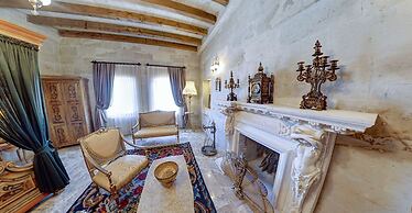 AGES IN CAPPADOCIA PREMIUM SUIT