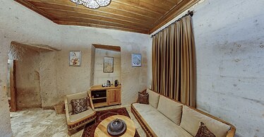 AGES IN CAPPADOCIA PREMIUM SUIT