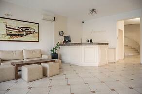 Konstantinos Hotel & Apartments 2