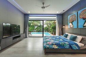 3BR Near Beach Tub & Pool Table V204