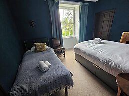 2 Bed Apartment - Sleeps 4 - Parking - Wifi