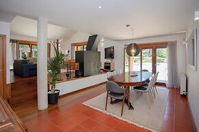 Liiiving in Caminha Countryside Pool House