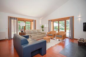 Liiiving in Caminha Countryside Pool House