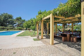 Liiiving in Caminha Countryside Pool House