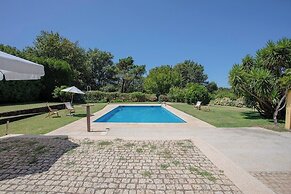 Liiiving in Caminha Countryside Pool House