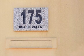 Liiiving in Caminha Countryside Pool House