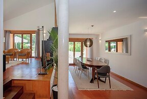 Liiiving in Caminha Countryside Pool House