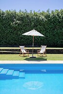Liiiving in Caminha Countryside Pool House