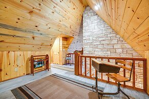 Explore Mt St Helens: A-frame Chalet w/ Deck!
