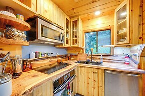 Explore Mt St Helens: A-frame Chalet w/ Deck!
