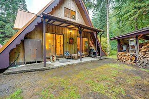 Explore Mt St Helens: A-frame Chalet w/ Deck!