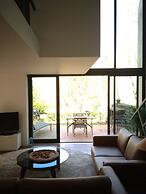 Liiiving in Caminha Oak Tree Chill House