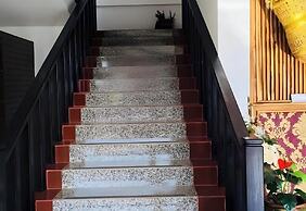 Dongsay Hotel Thakhek