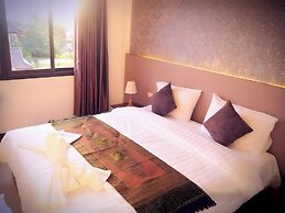 Dongsay Hotel Thakhek