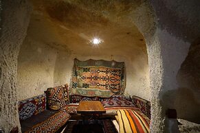 center cave house