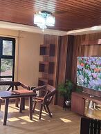 BN 5BR House With Mountain View