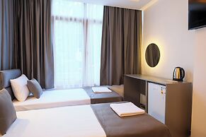 Kariva Hotel
