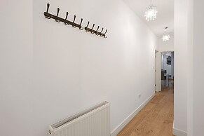 Eastons 1 Bedroom Apt. with Sofa Bed