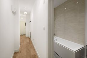 Eastons 1 Bedroom Apt. with Sofa Bed