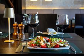 Bella Fino Hotel & Suites