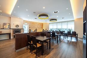 Bella Fino Hotel & Suites