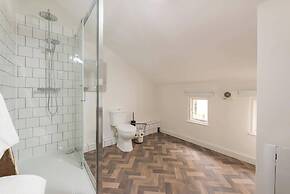 3-bed Seaside Haven - Sleeps 7 & Pet Friendly