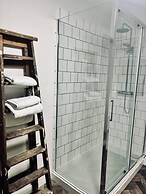 3-bed Seaside Haven - Sleeps 7 & Pet Friendly