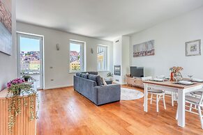 The Perfect View Penthouse Design Apt.